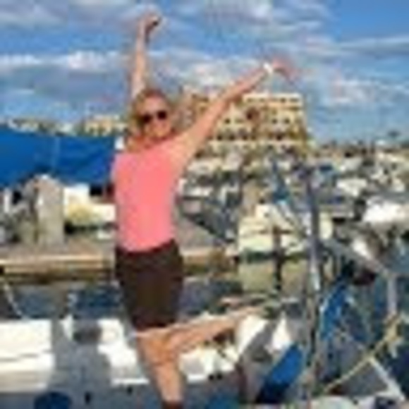 Meet your Posher, Brooke - Picture 1 of 1